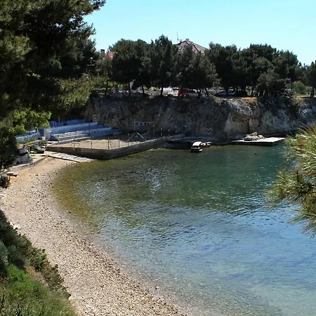 דירה Family Friendly With A Swimming Pool - 14933 *