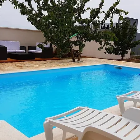 Family Friendly With A Swimming Pool - 14933 Lejlighed Zadar