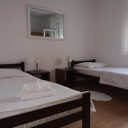 Family Friendly With A Swimming Pool - 14933 Lejlighed Zadar